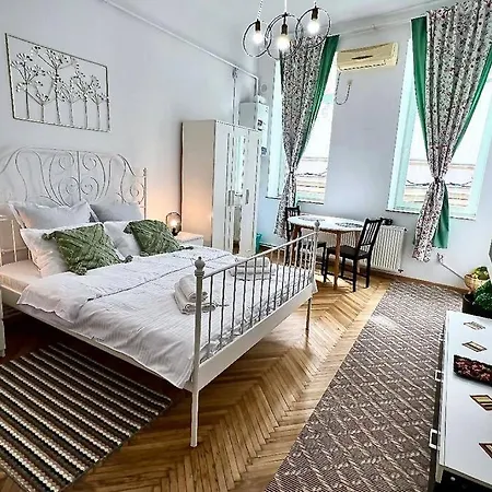 Carolina's Chic - Covaci Bukurešť